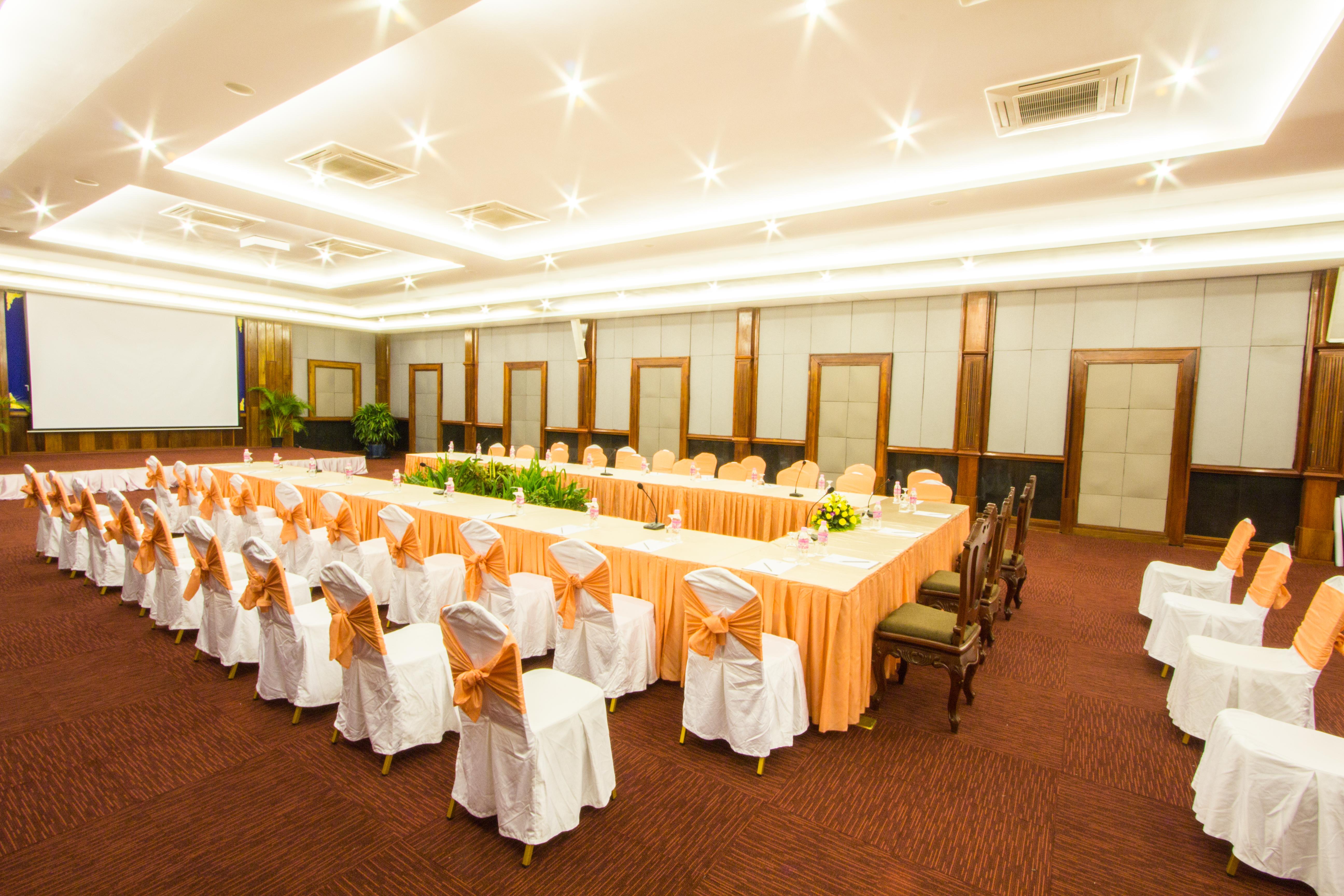 Royal Empire Premium Hotel Сиемрип Экстерьер фото