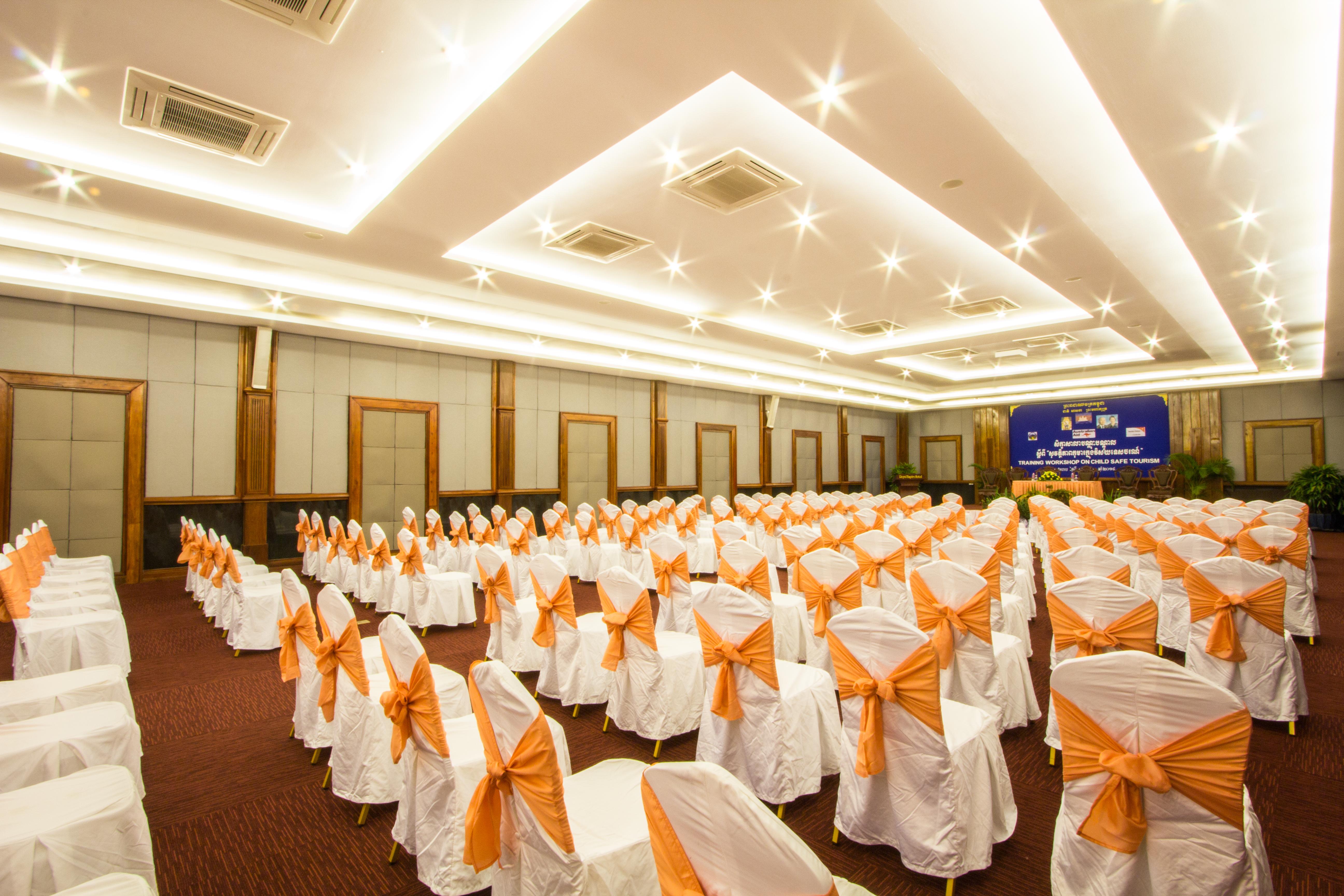 Royal Empire Premium Hotel Сиемрип Экстерьер фото