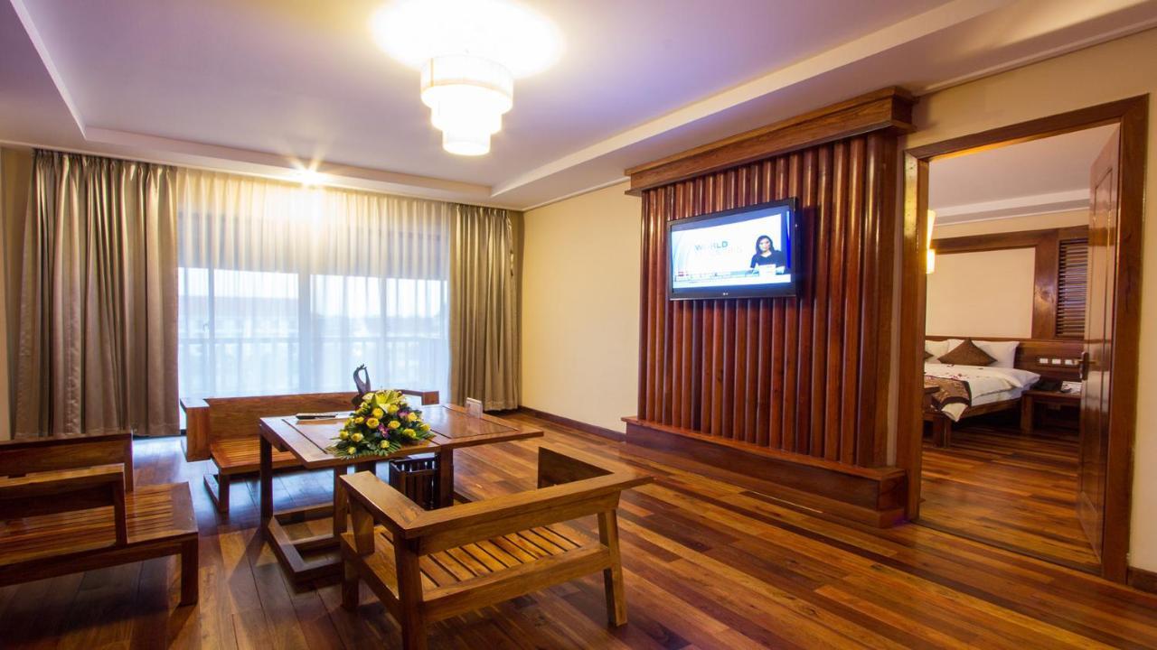 Royal Empire Premium Hotel Сиемрип Экстерьер фото